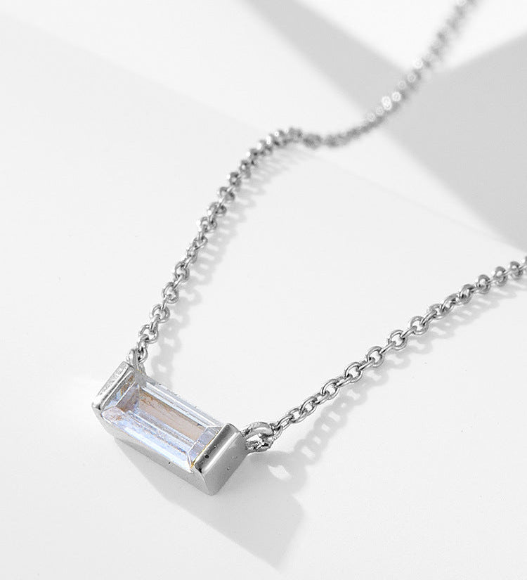 Livia – Collier en argent avec petit pendentif